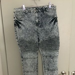 Fitted Stone wash jeans